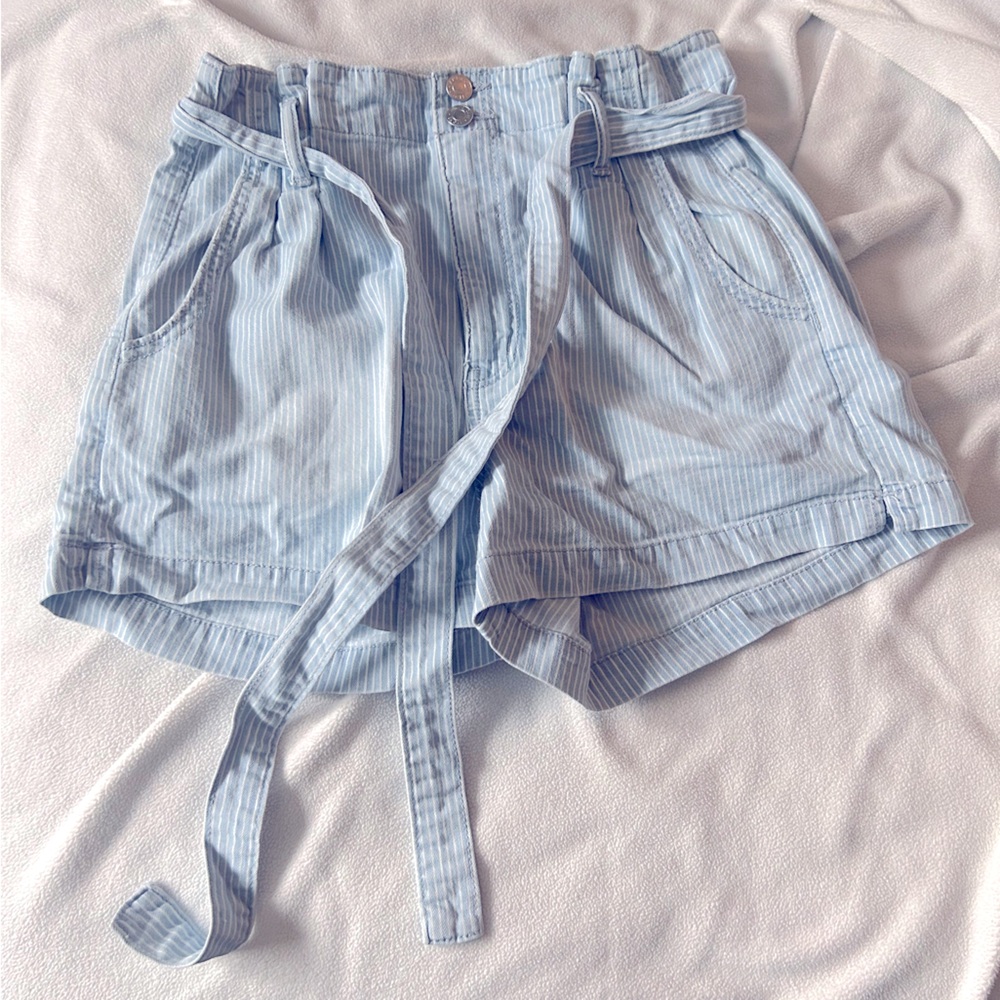 American Eagle high waisted mom shorts
